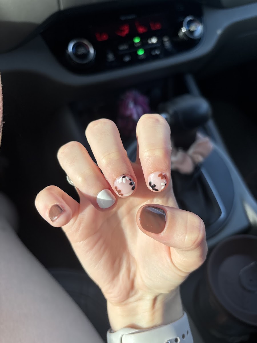 Babe Cave Nails and Spa work