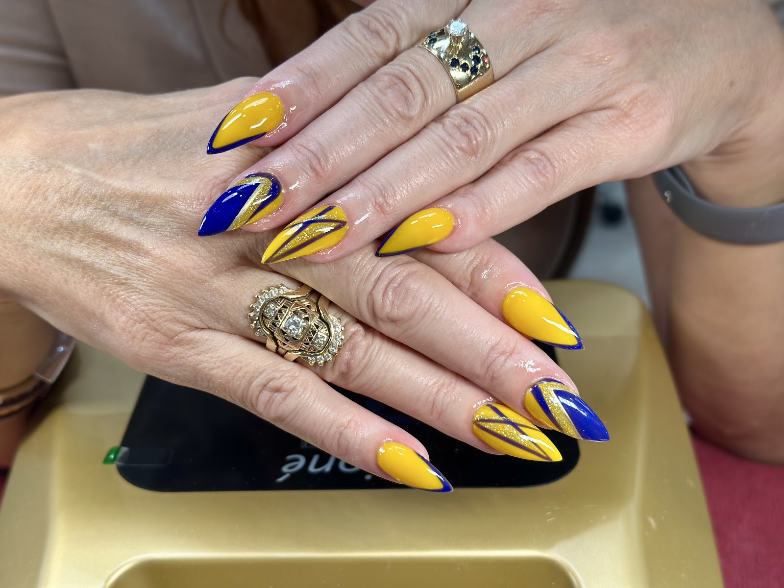 Craze Nails & Spa in Lake Mary work