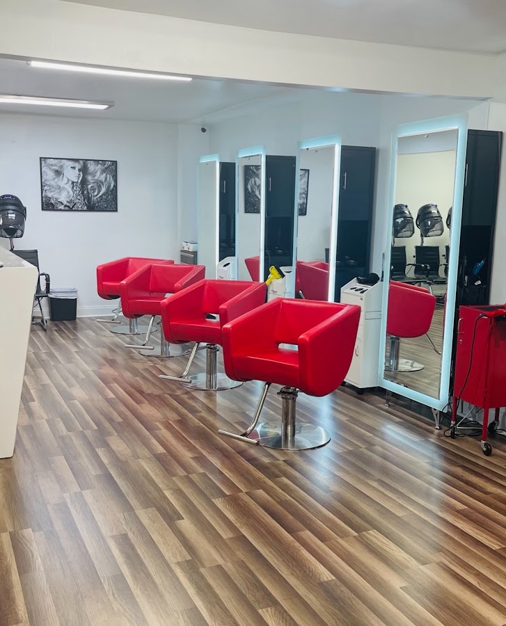 Hair Bar Experts work