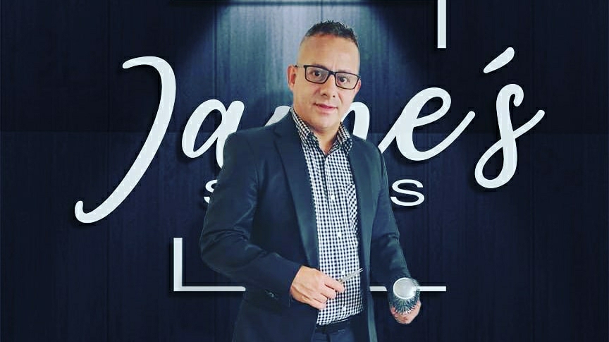 James styles hair salón work