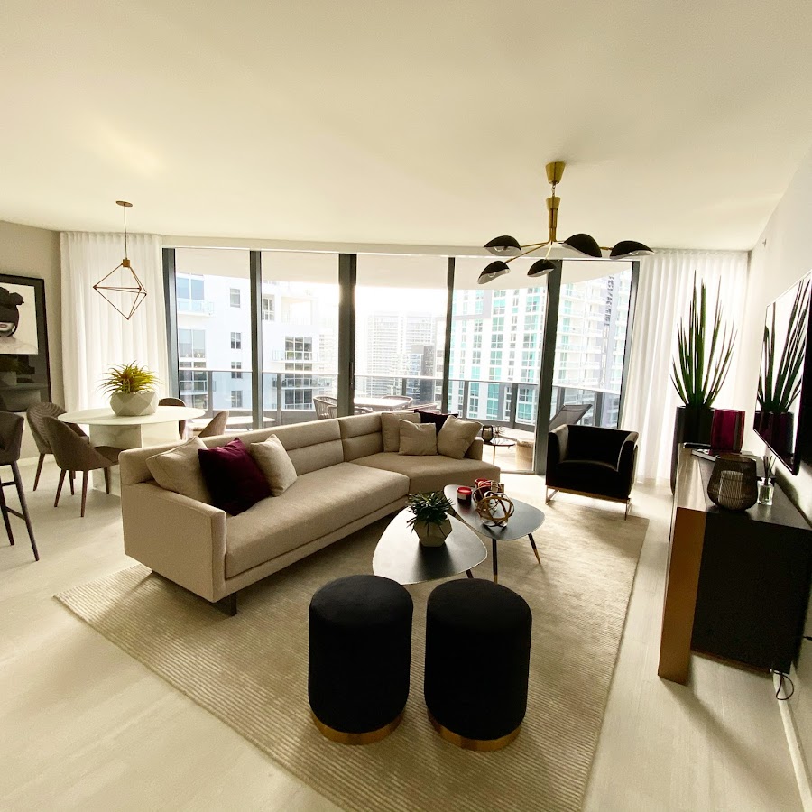Magico Cleaners work