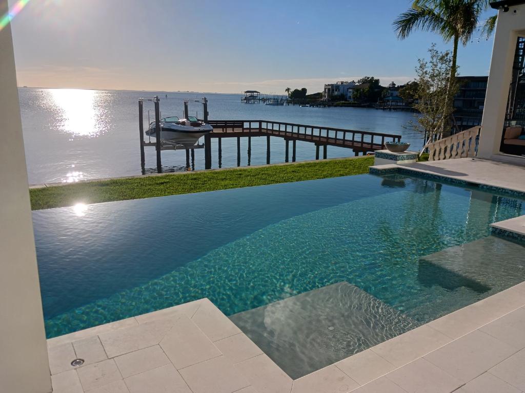 Pool Sharks of Tampa Bay work