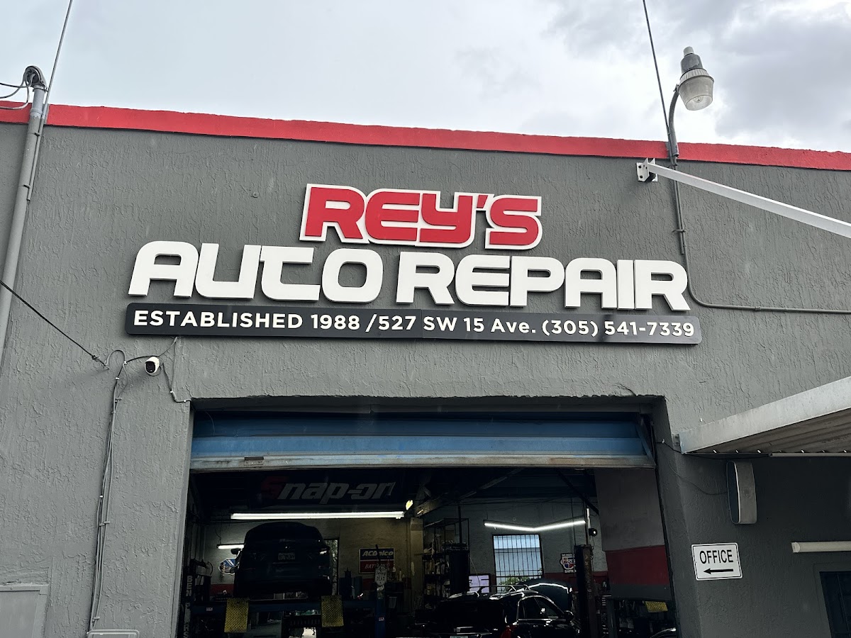 Rey's Auto Repair Shop work