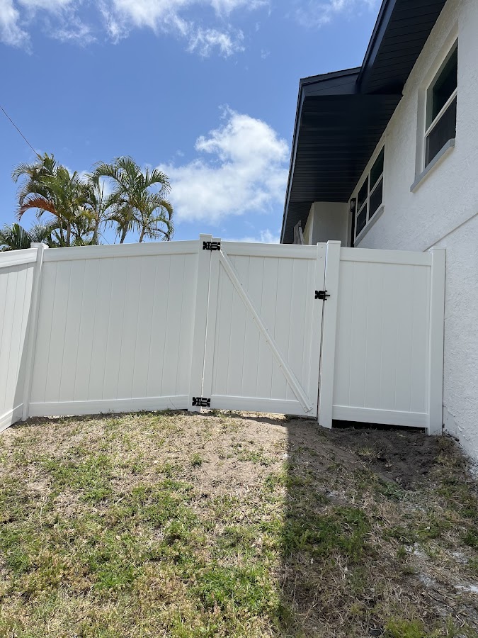 Rodney Fence and Outdoor Services LLC work