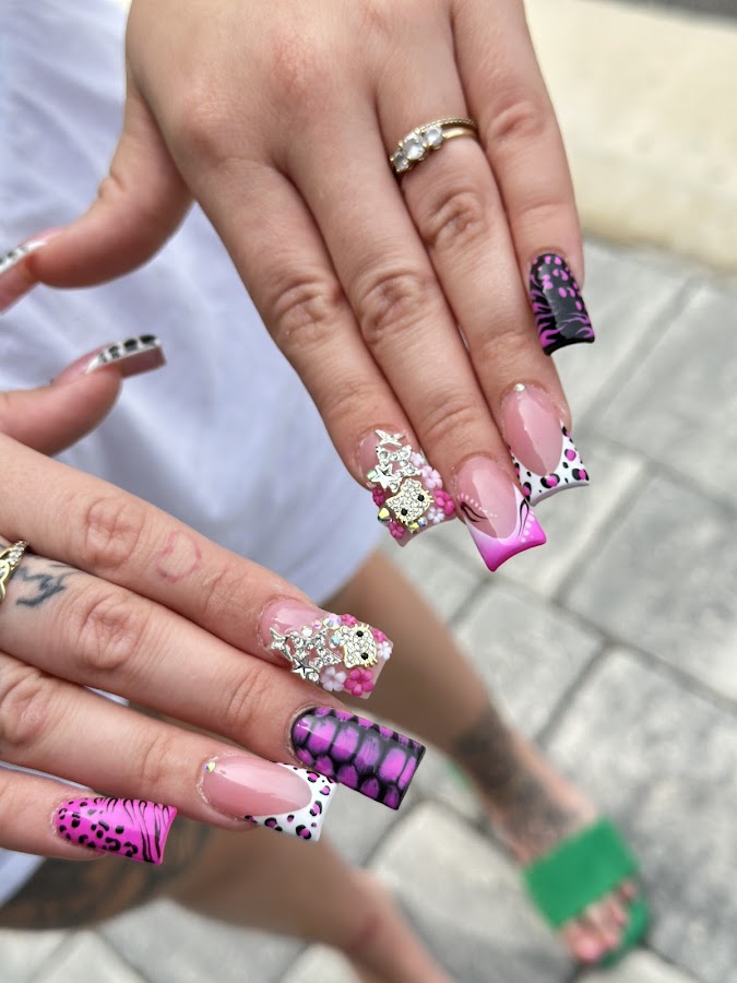 SO LEVEL NAILS & LASH BAR work